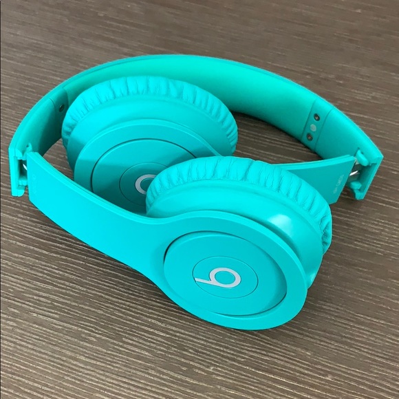 Beats By Dre Headphones - Picture 1 of 4